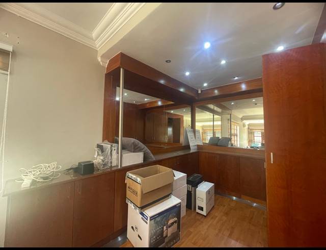 1,487M² BUSINESS CENTRE FOR SALE IN ERASMIA